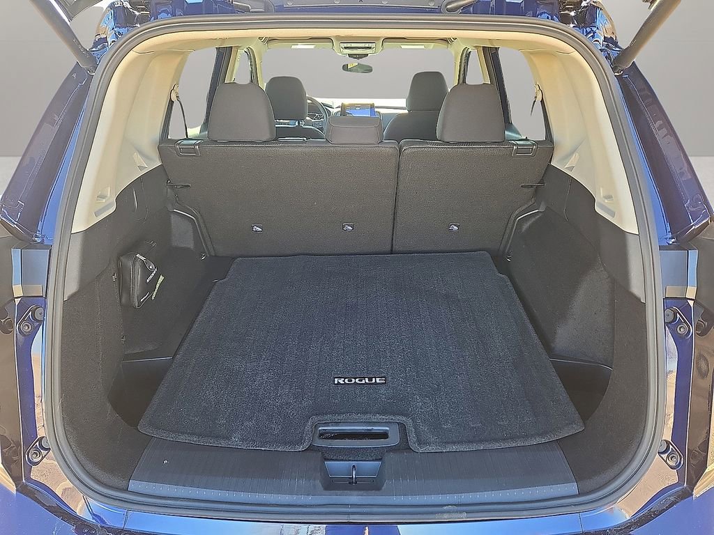 Used 2026 Nissan Rogue SV image 11