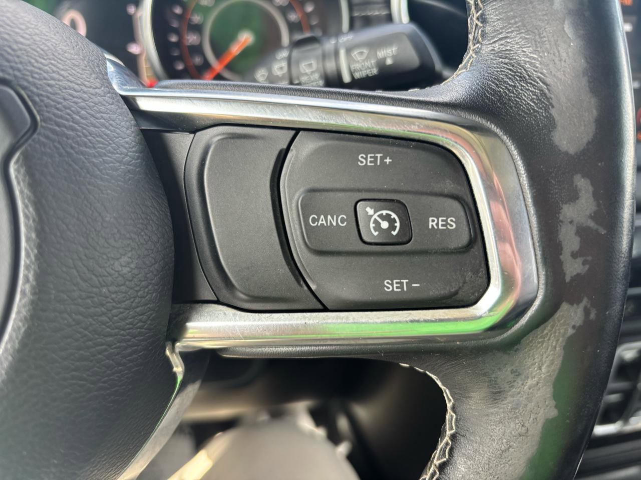 Used 2018 Jeep Wrangler Unlimited Sahara AWD/4WD image 17