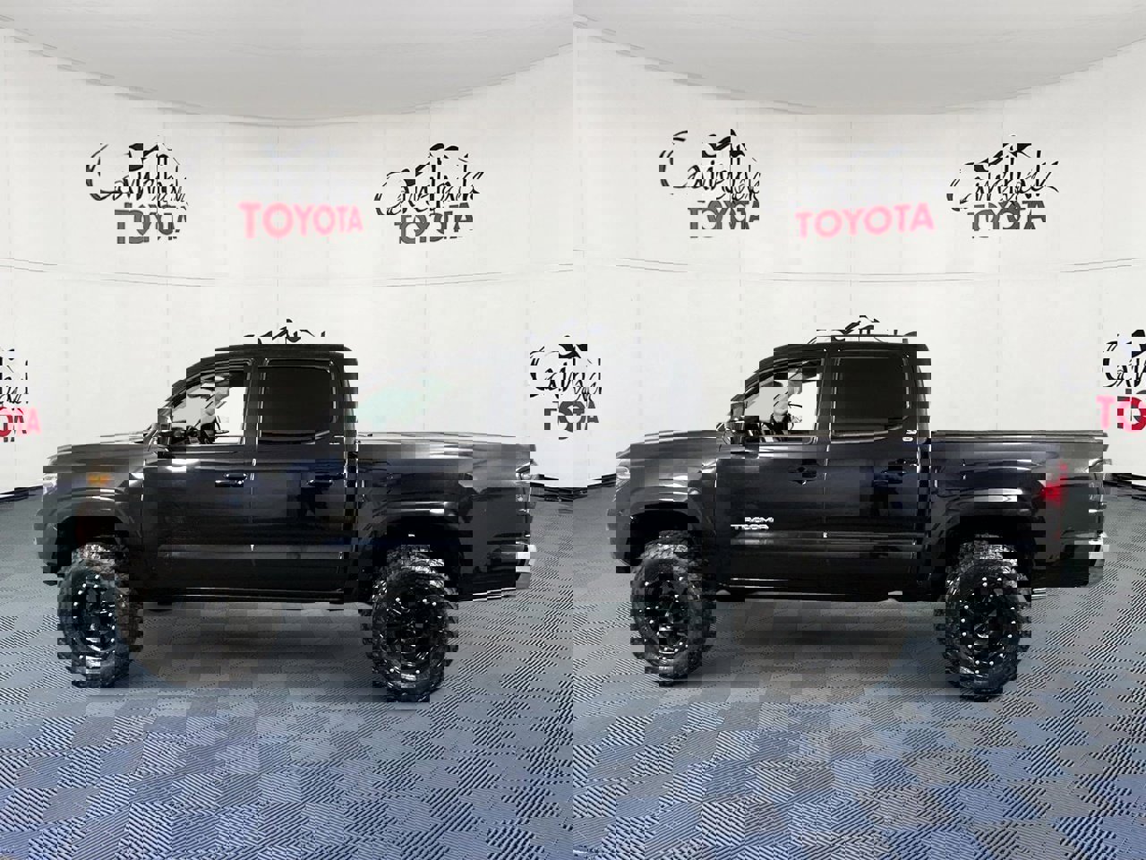 Used 2018 Toyota Tacoma SR5 image 5