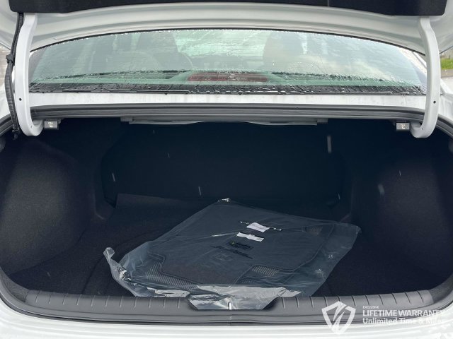 New 2026 Hyundai Elantra SE FWD image 18