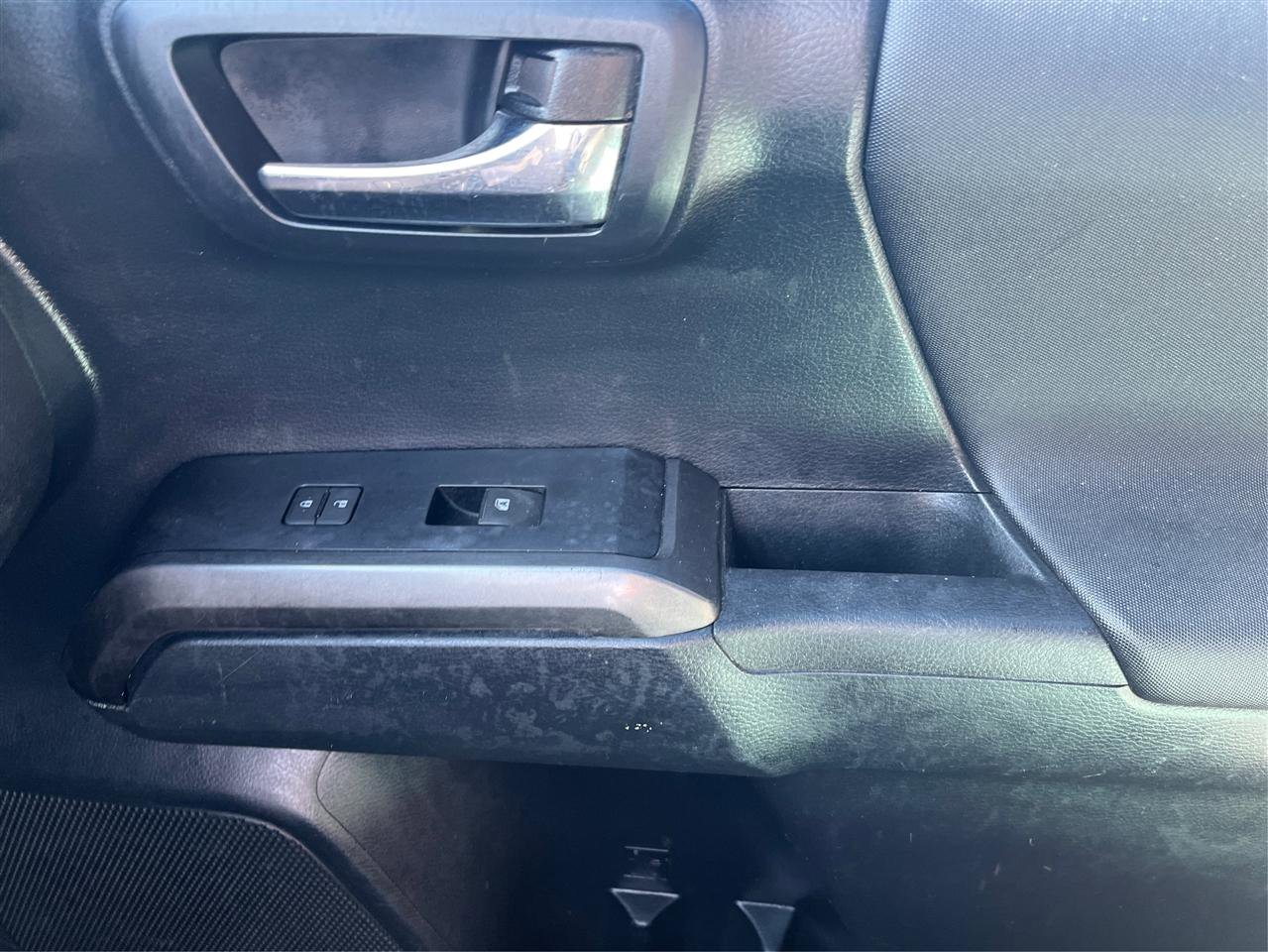 Used 2019 Toyota Tacoma TRD Sport image 21