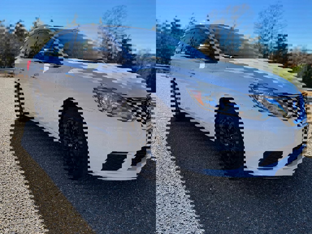 Used 2018 Nissan Sentra S w/ S Midnight Style Package image 3