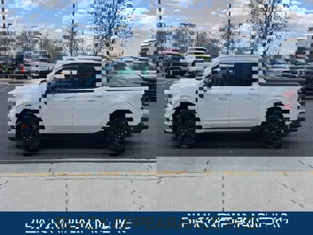 Certified 2024 Ford Maverick Lariat w/ Black Appearance Package image 4