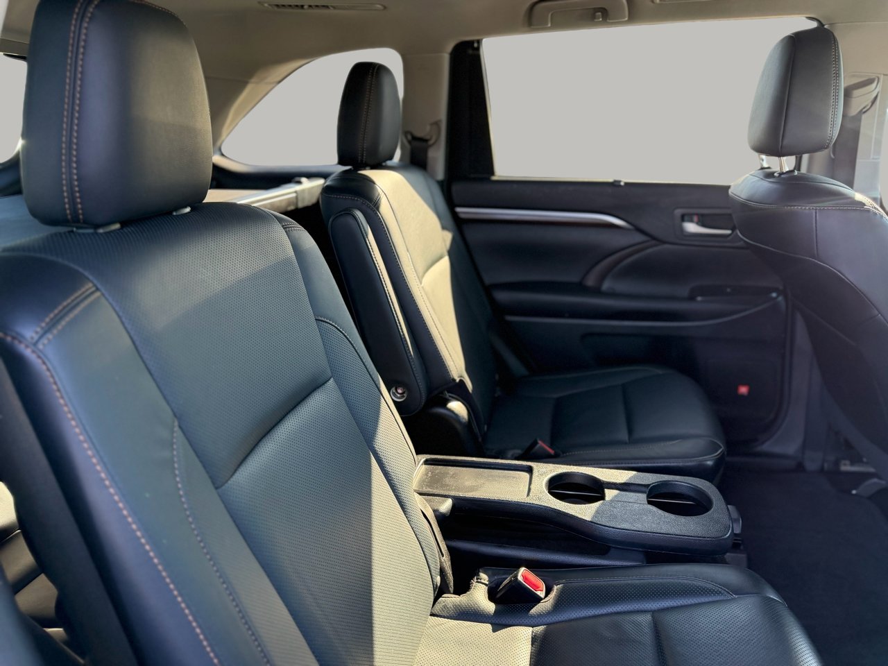 Used 2016 Toyota Highlander Limited image 35