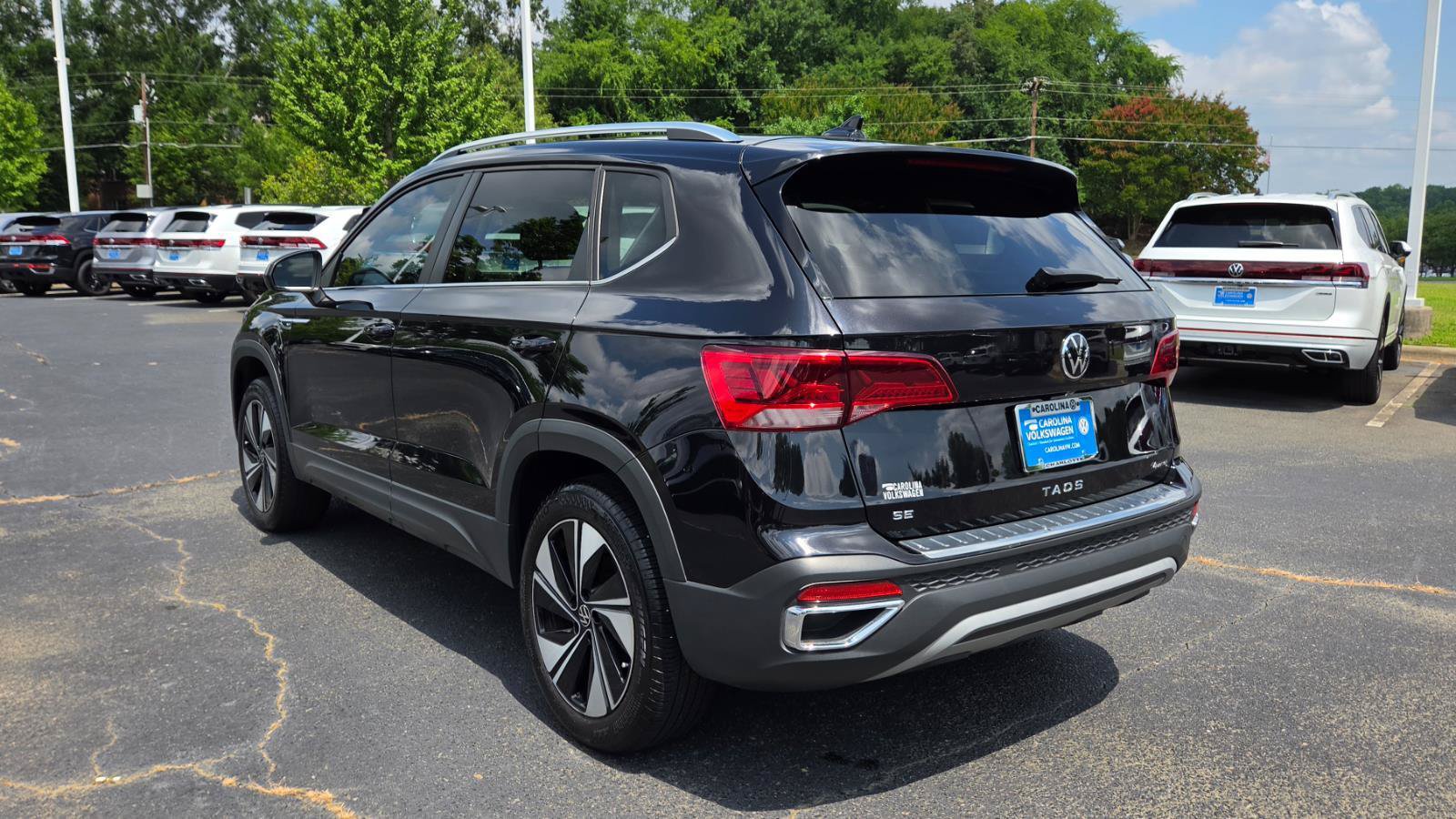 Certified 2024 Volkswagen Taos SE AWD/4WD image 5