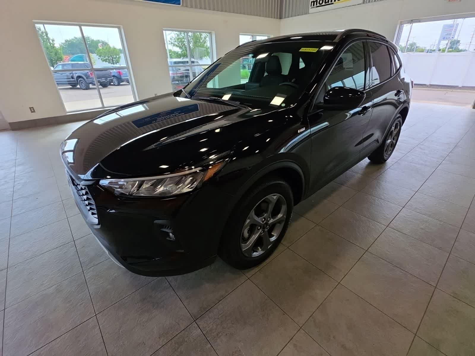 Used 2025 Ford Escape ST-Line Select AWD/4WD video 1