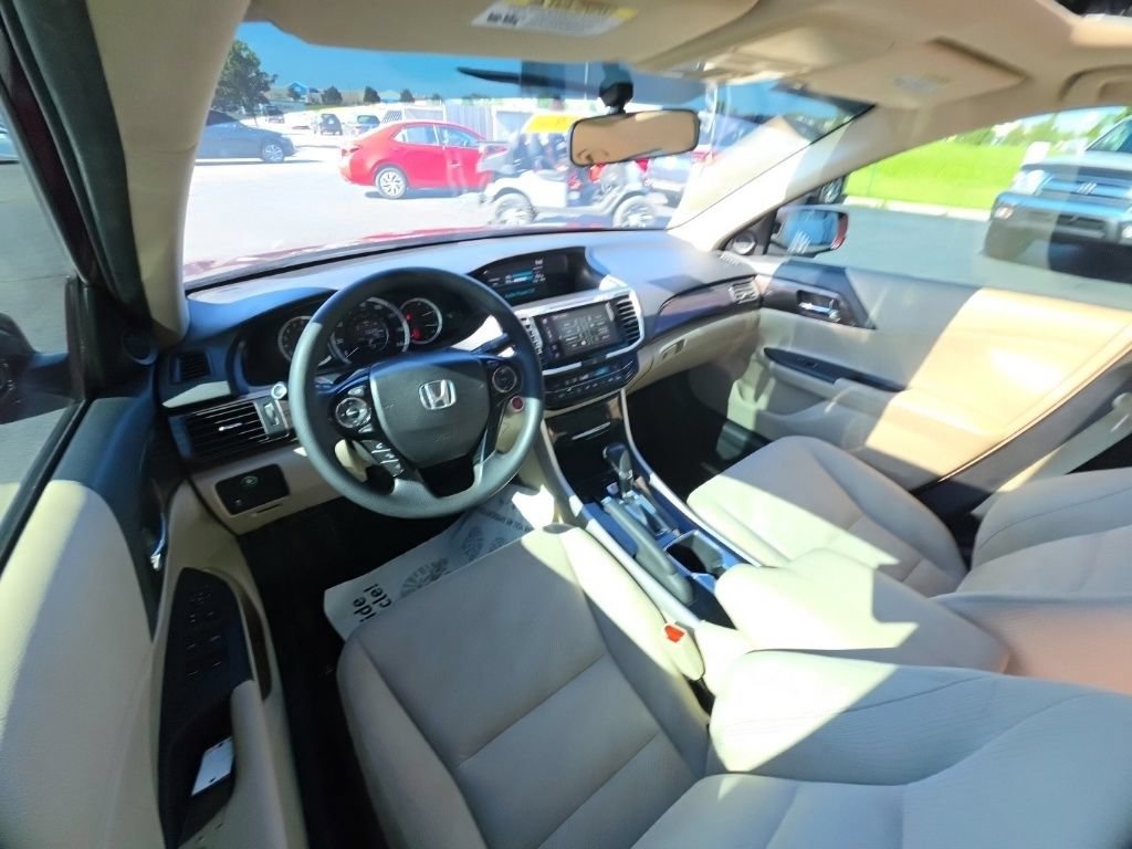 Used 2016 Honda Accord EX image 27