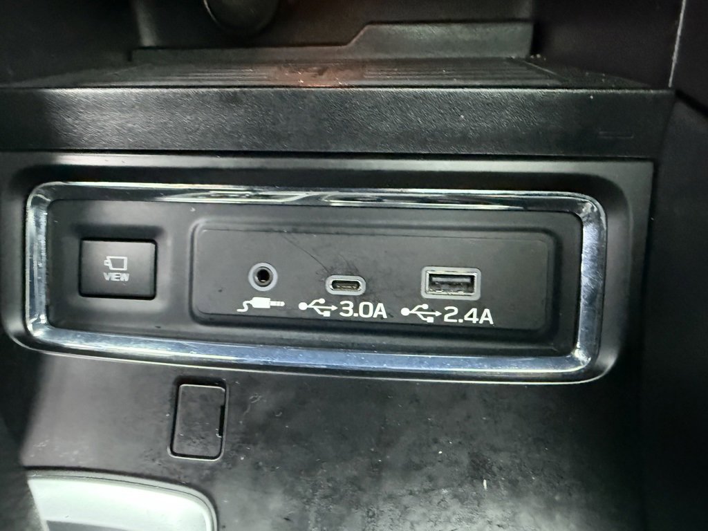 Used 2023 Subaru Ascent Limited w/ Technology Package image 29