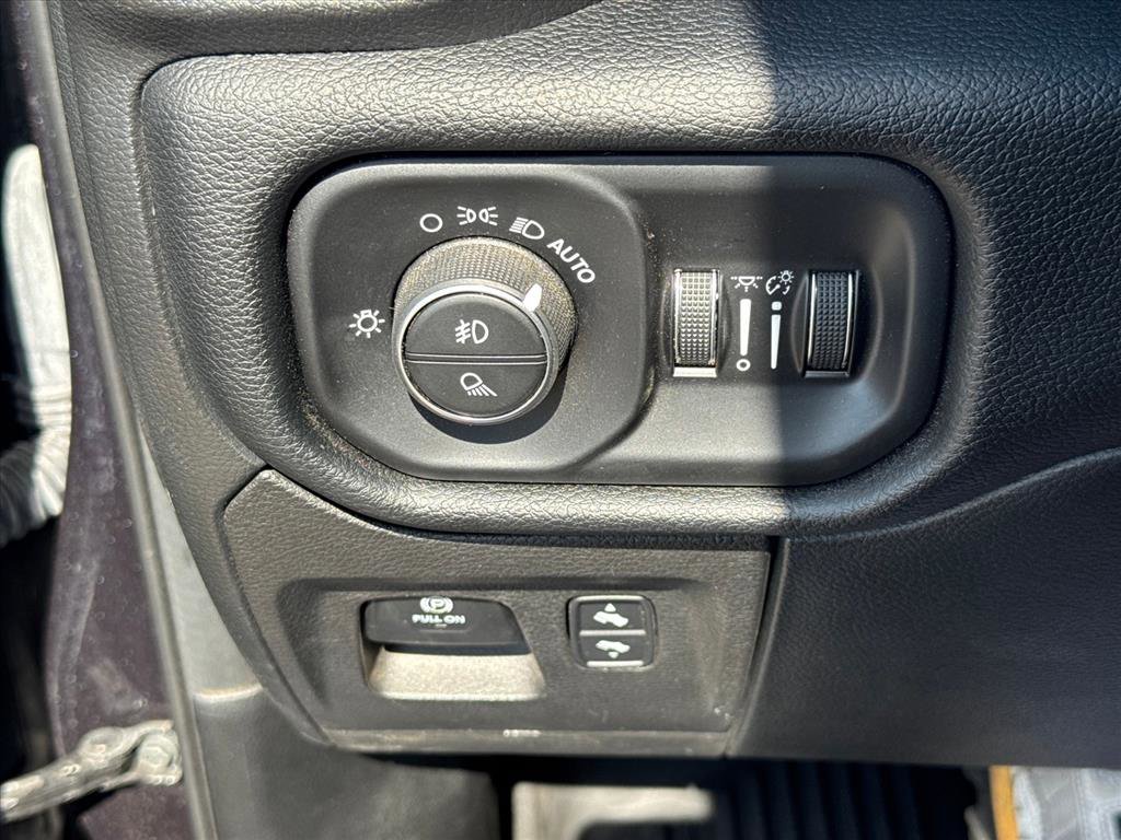 Used 2021 RAM 1500 Laramie w/ Sport Appearance Package AWD/4WD image 19