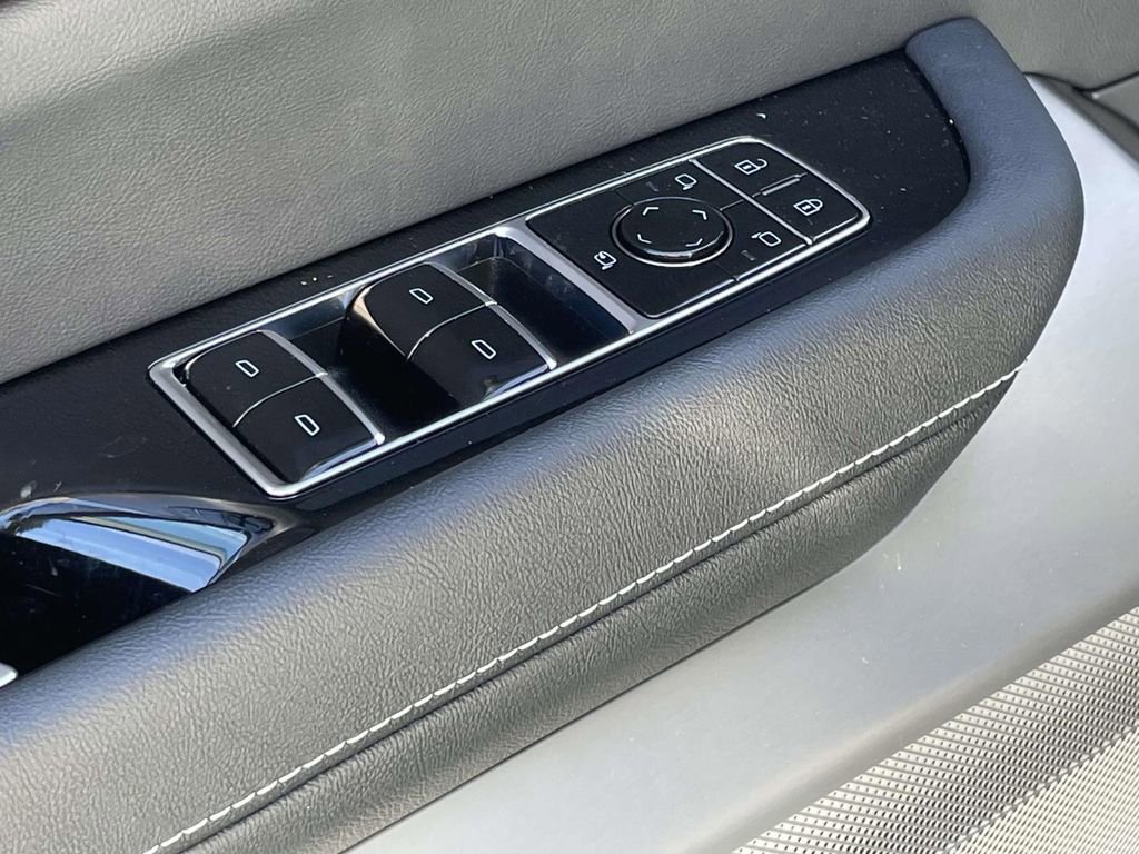 New 2026 Cadillac Vistiq Sport image 18