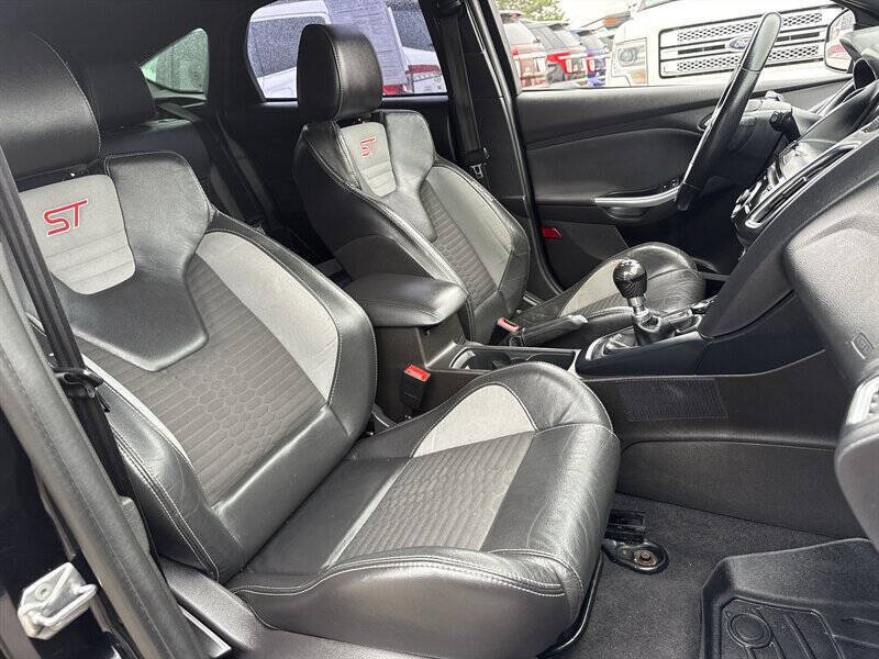 Used 2016 Ford Focus ST w/ Equipment Group 401A FWD image 22