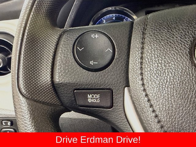 Used 2018 Toyota Corolla LE FWD image 13