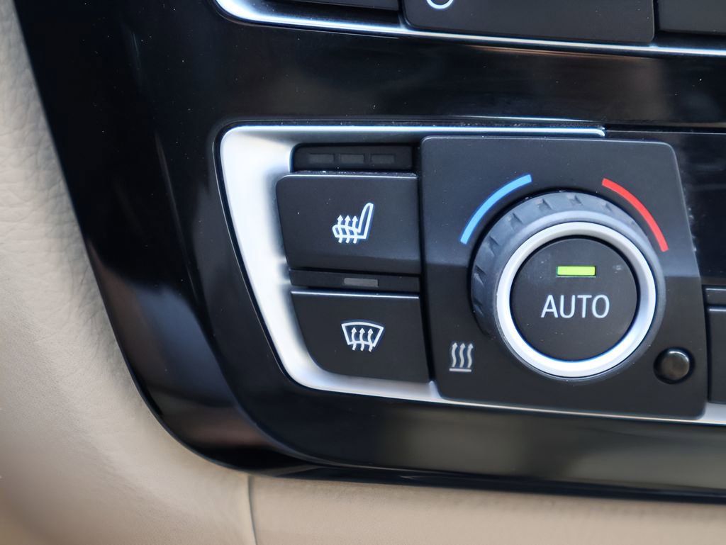 Used 2017 BMW 330i xDrive Sedan image 47