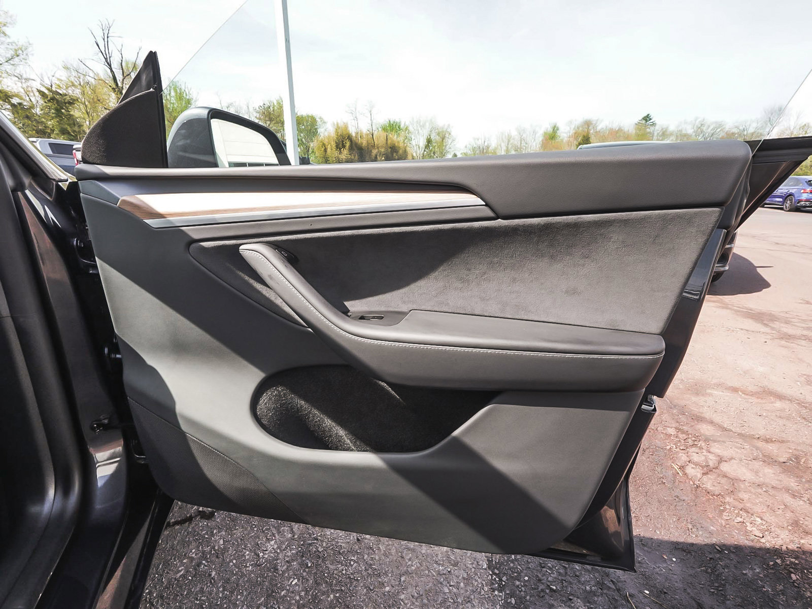 Used 2025 Tesla Model Y Long Range AWD/4WD image 11