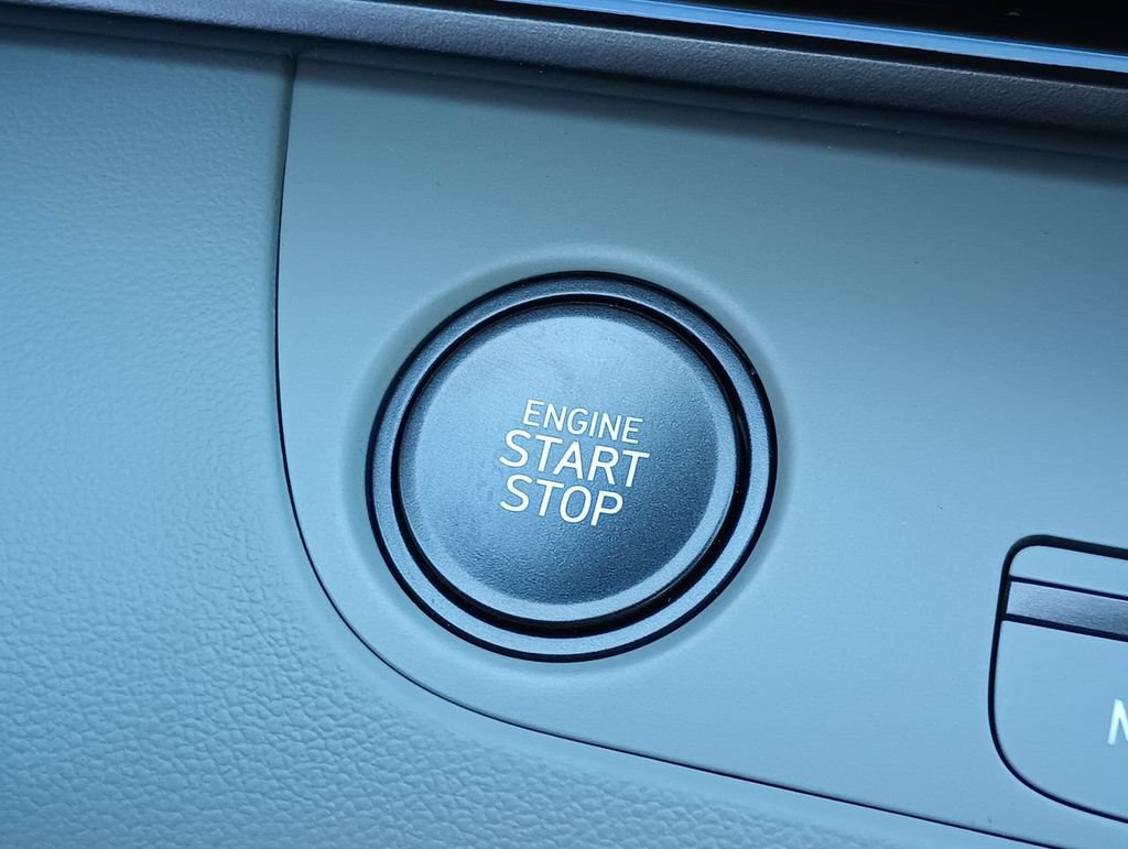Certified 2024 Hyundai Elantra Limited FWD image 30