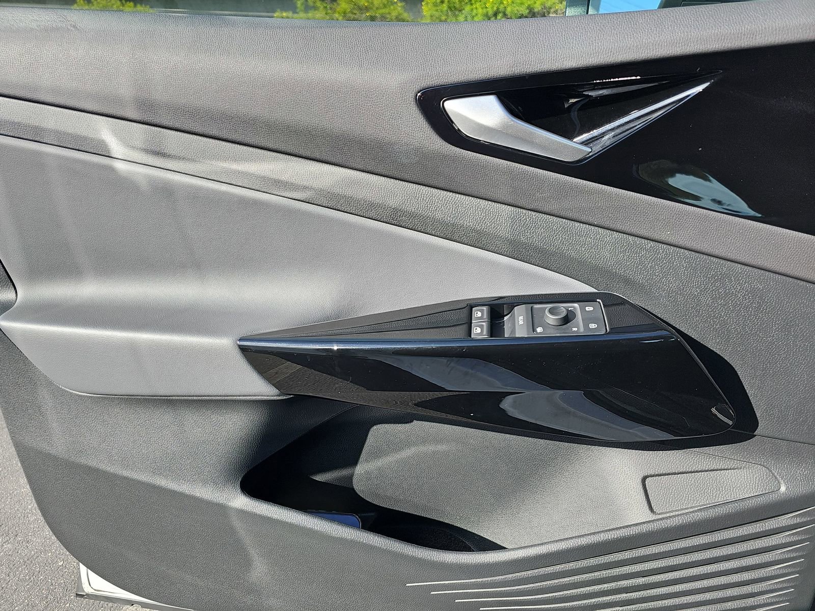 Used 2022 Volkswagen ID.4 Pro AWD/4WD image 26