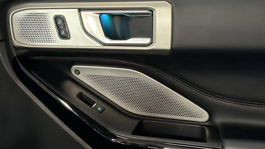 Used 2022 Ford Explorer Platinum w/ Equipment Group 601A image 21