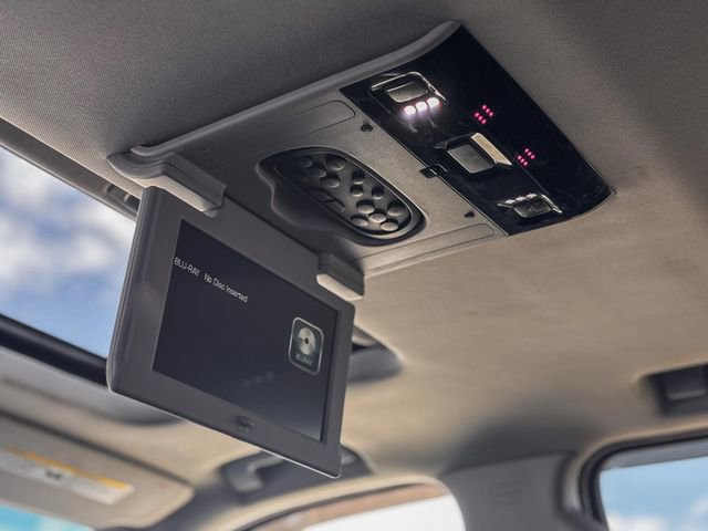 Used 2019 Chevrolet Suburban Premier image 43
