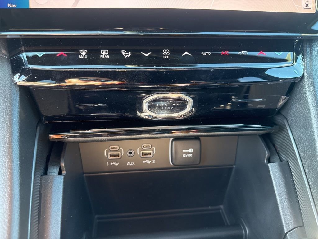 New 2026 Jeep Grand Cherokee Limited AWD/4WD image 16