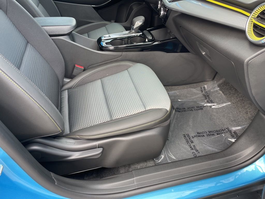 New 2026 Chevrolet Trax LT w/ Driver Confidence Package FWD image 27