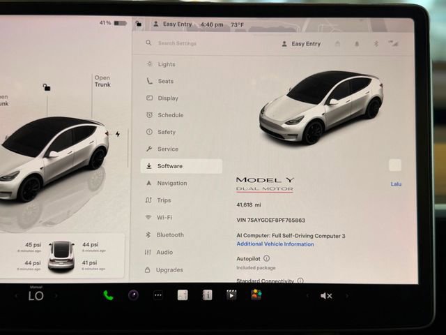 Used 2023 Tesla Model Y Performance AWD/4WD image 32