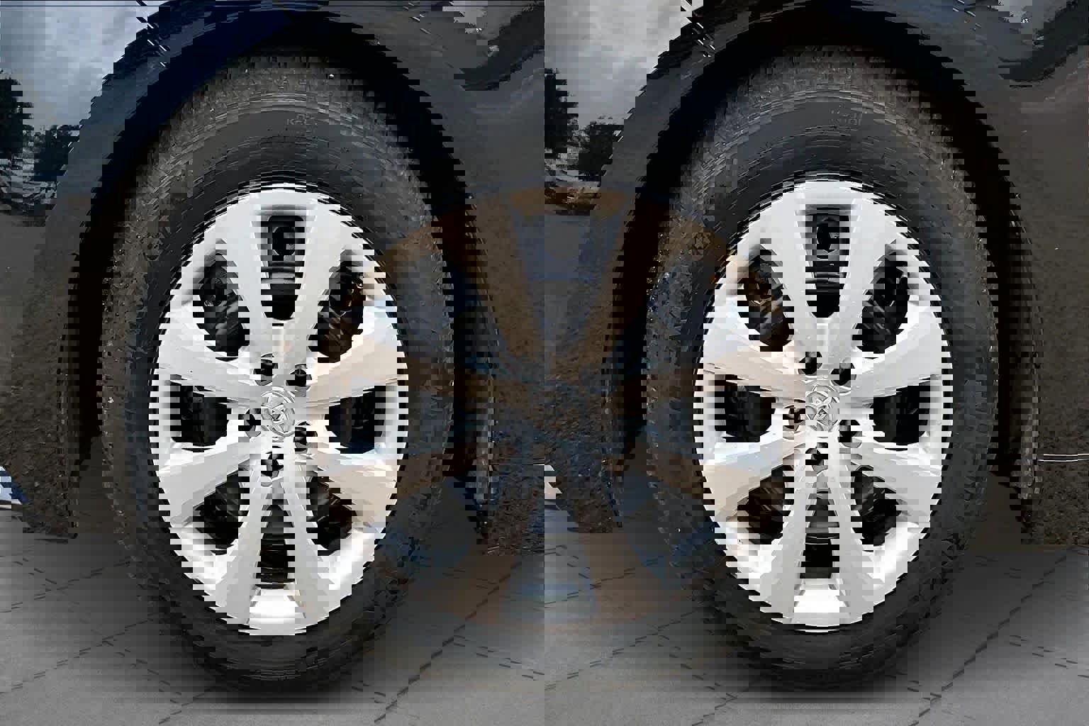 Used 2024 Toyota Corolla LE image 11