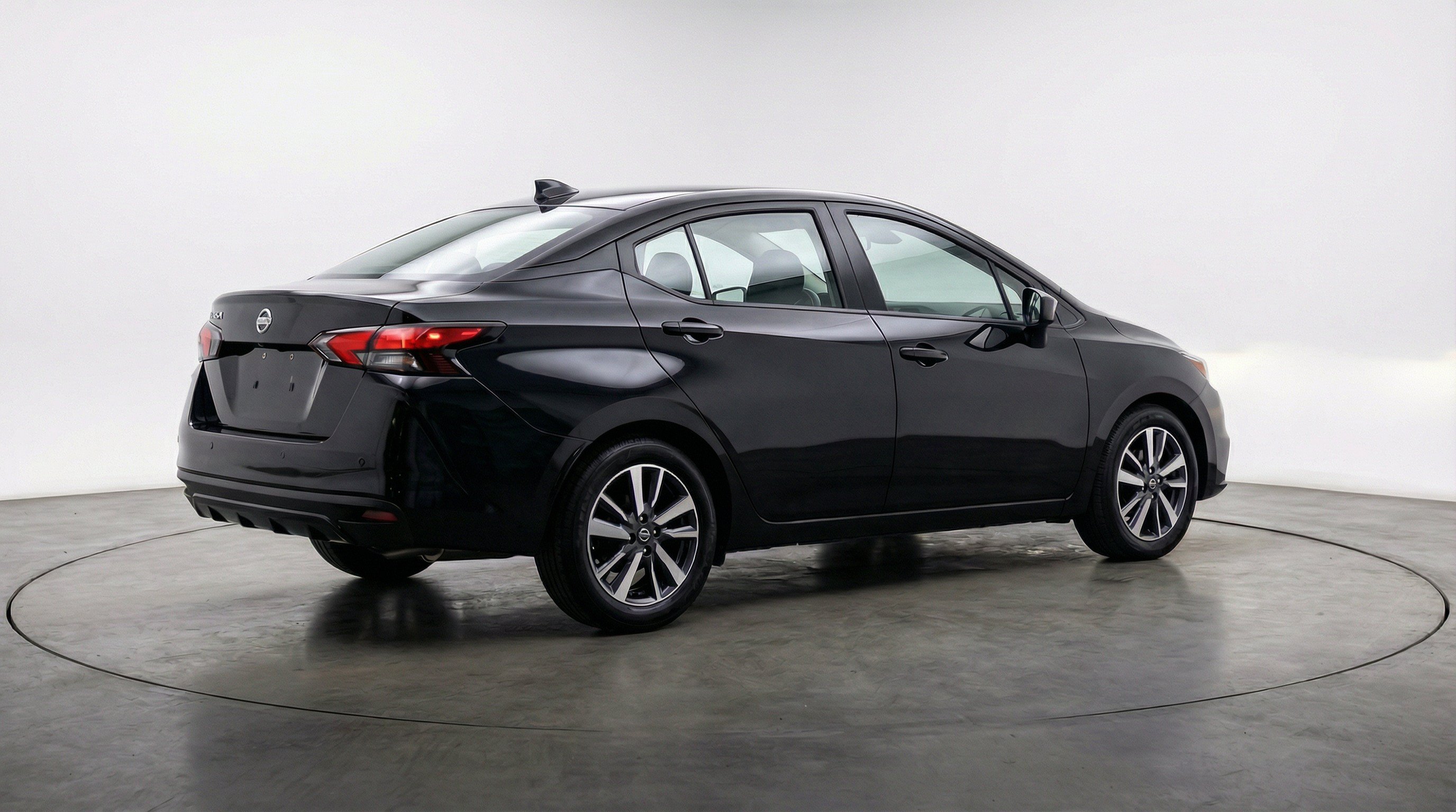 Used 2025 Nissan Versa SV FWD image 9