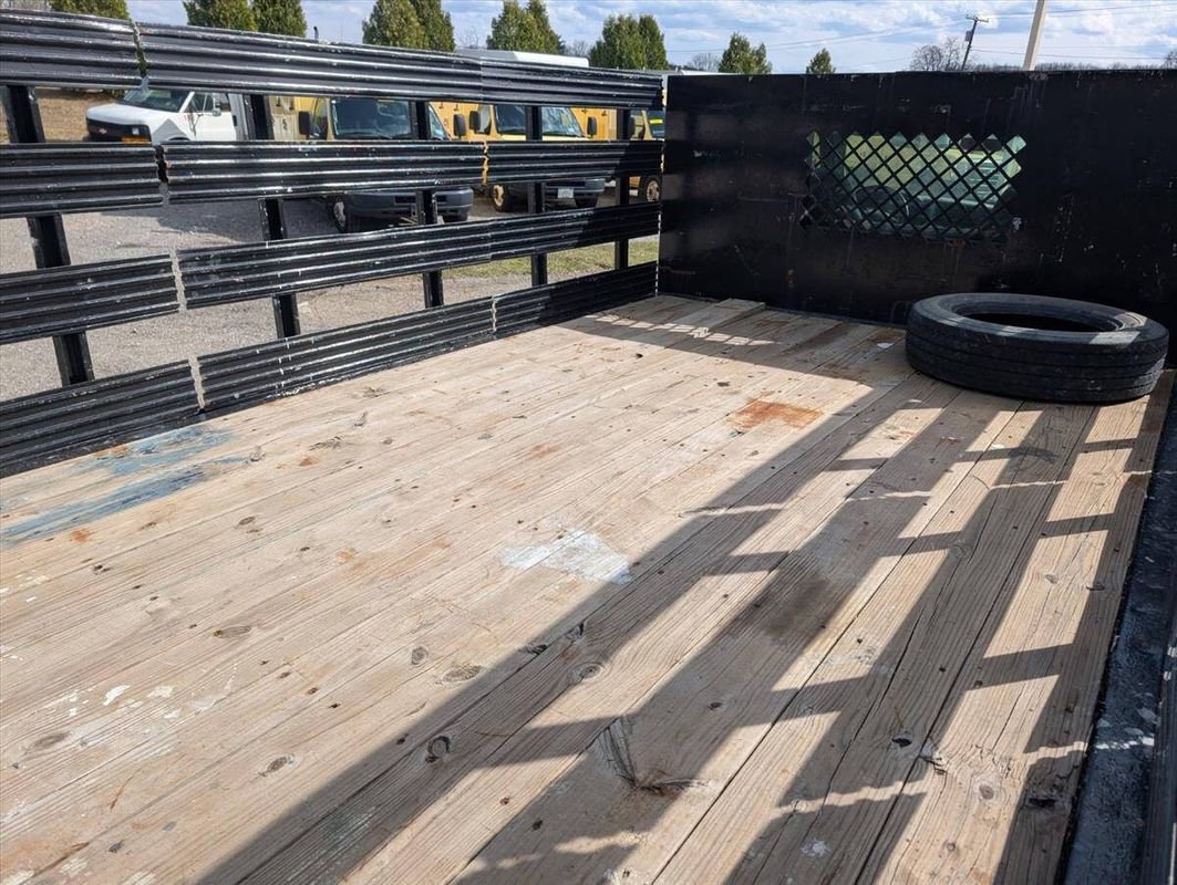 Used 2005 Ford F450 2WD Regular Cab Super Duty image 19