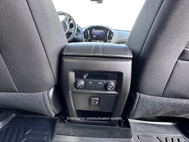 Used 2023 Chevrolet Traverse LT w/ Rear Camera Mirror Package image 20