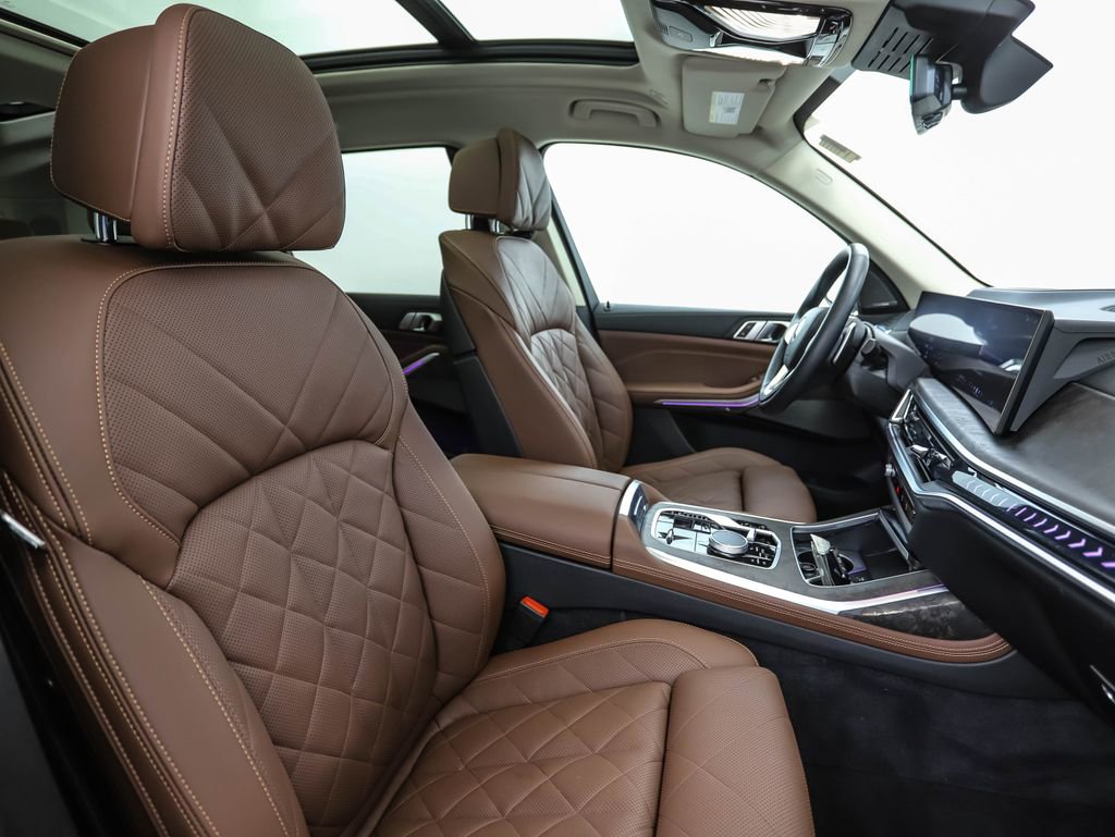 Used 2024 BMW X7 xDrive40i w/ Premium Package image 39