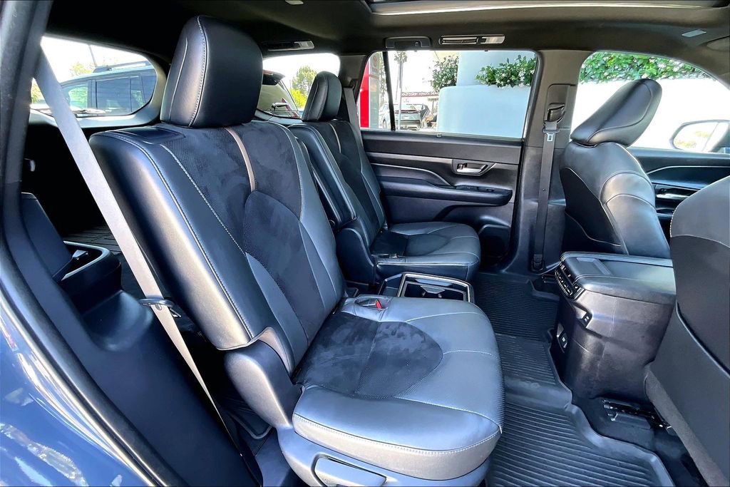Used 2024 Toyota Grand Highlander AWD Hybrid image 25