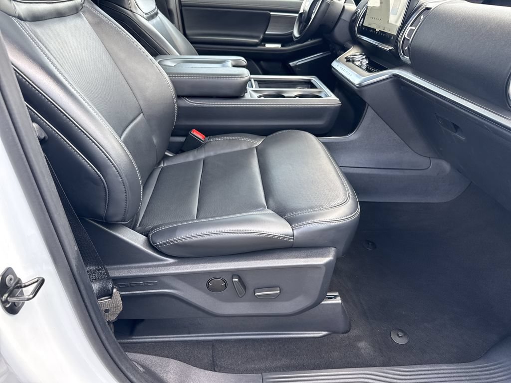 Used 2025 Ford Expedition Max Platinum w/ Driver's Package AWD/4WD image 13