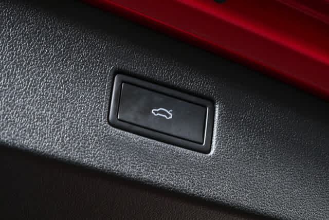 Certified 2023 Volkswagen Tiguan SE FWD image 30