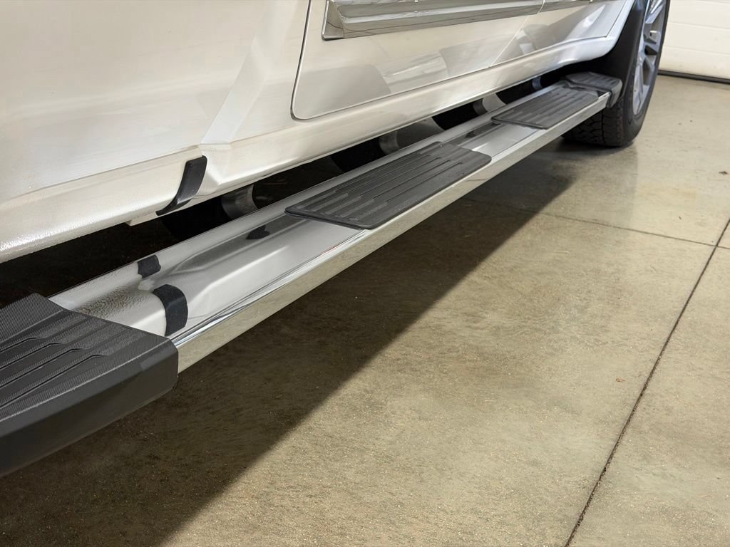 Certified 2023 Chevrolet Silverado 1500 High Country w/ Technology Package AWD/4WD image 11