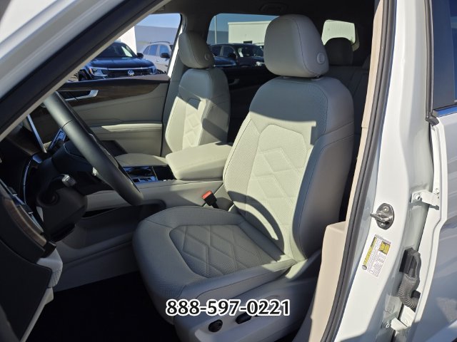 Certified 2024 Volkswagen Atlas SE FWD image 9