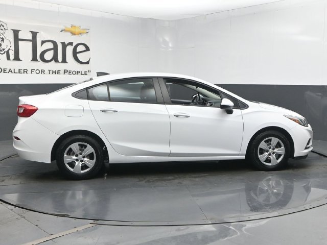 Used 2017 Chevrolet Cruze LS FWD image 40