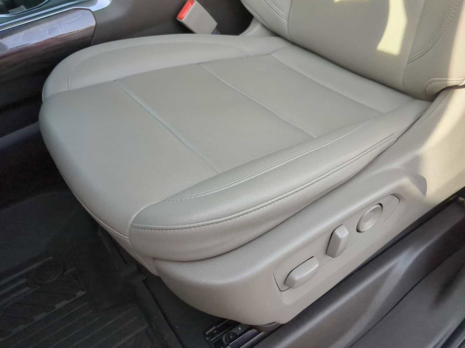 Used 2024 Chevrolet Silverado 2500 LTZ w/ LTZ Plus Package image 13