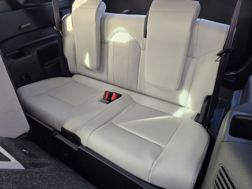 Used 2023 Mitsubishi Outlander SEL image 32