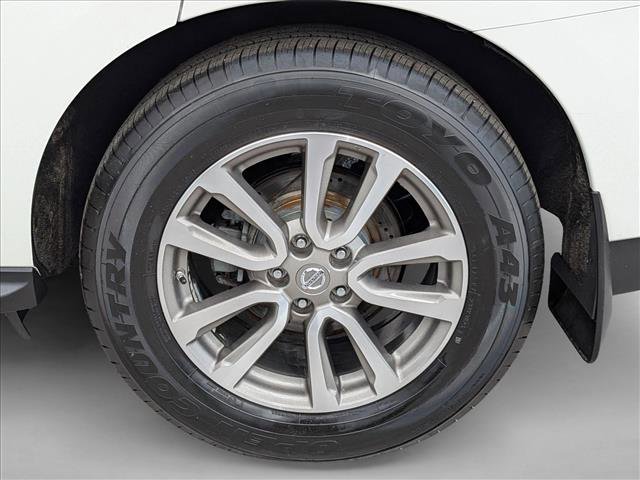 Used 2015 Nissan Pathfinder SL w/ SL Tech Package image 25