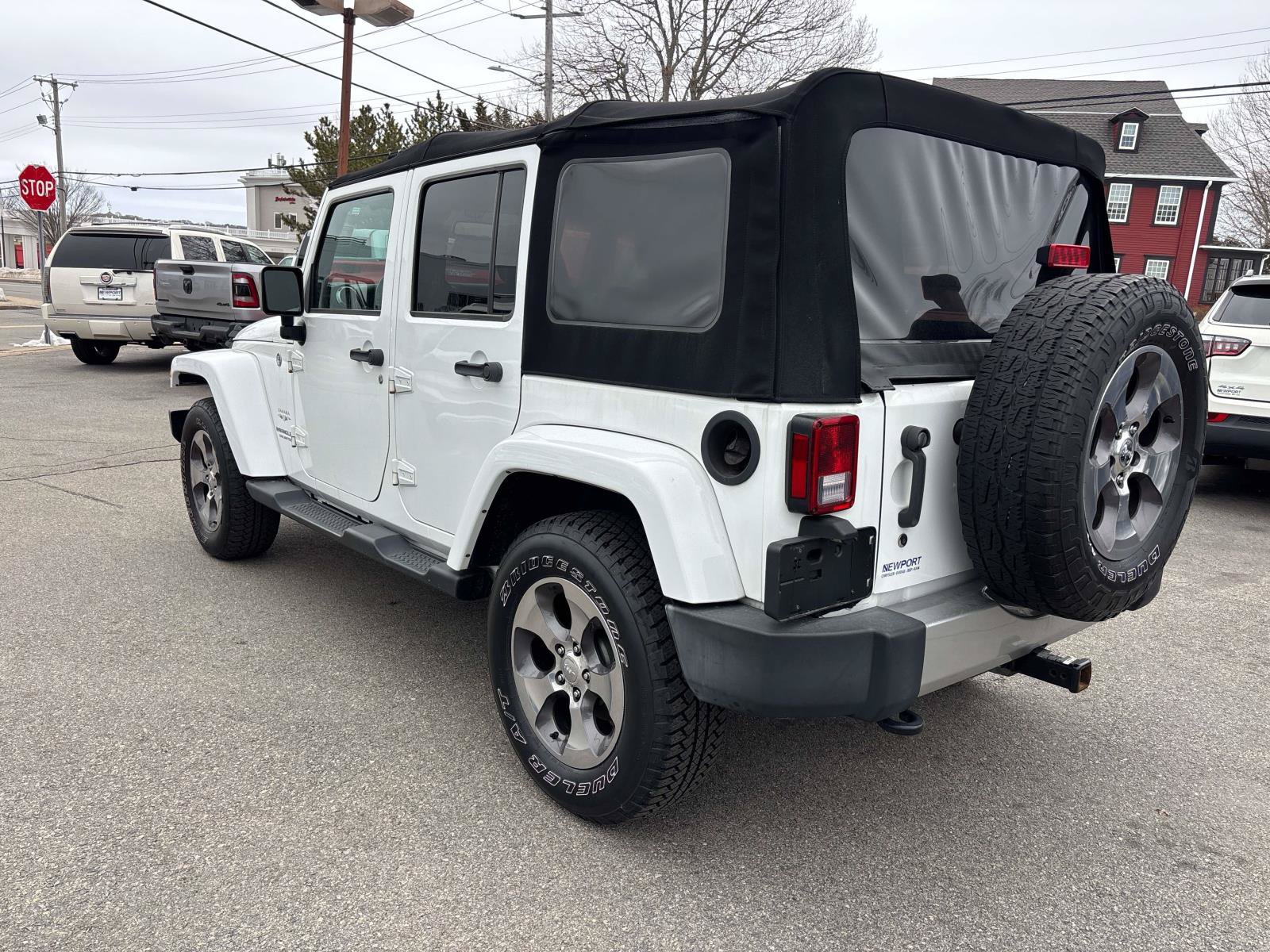 Certified 2017 Jeep Wrangler Unlimited Sahara w/ Connectivity Group AWD/4WD image 5