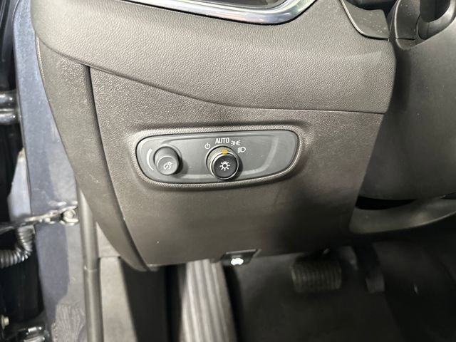 Used 2023 Chevrolet Equinox LT image 19