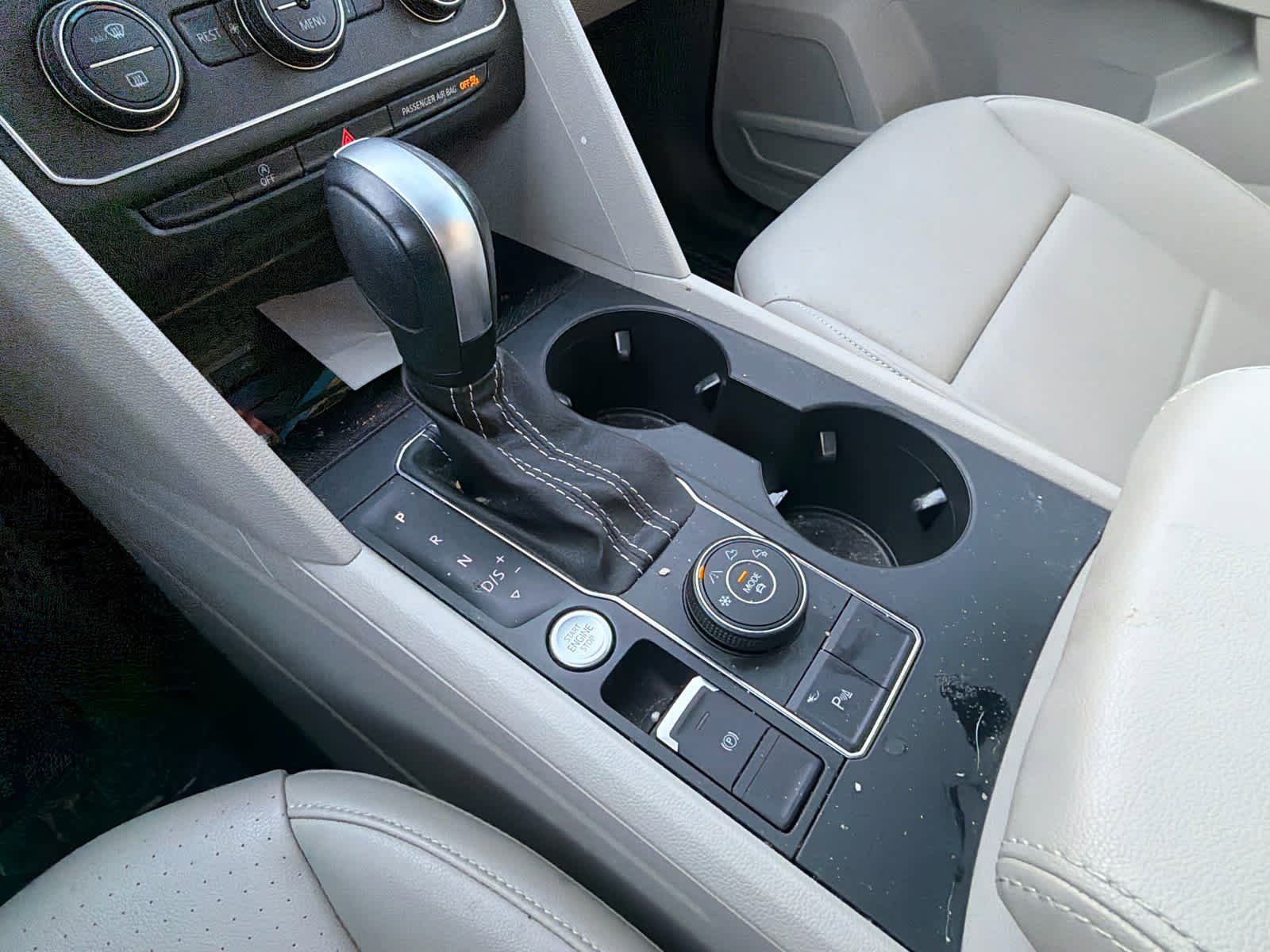 Used 2021 Volkswagen Atlas SE image 29