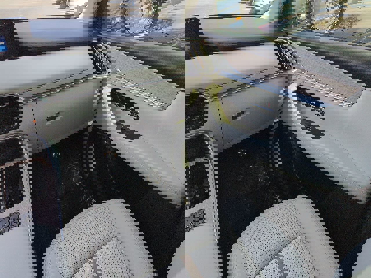 Used 2024 MAZDA CX-90 3.3 Turbo w/ Premium Plus Pkg image 17