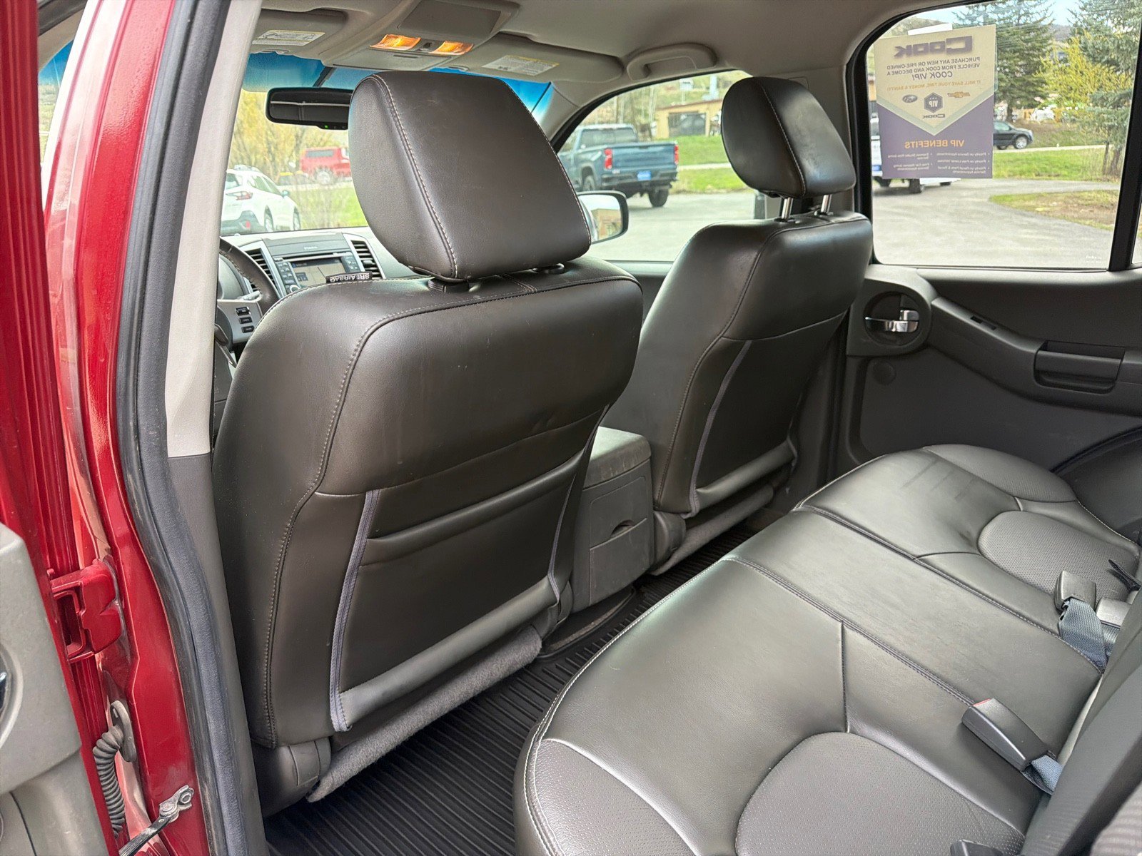 Used 2015 Nissan Xterra PRO-4X w/ Pro-4x Leather Package AWD/4WD image 25