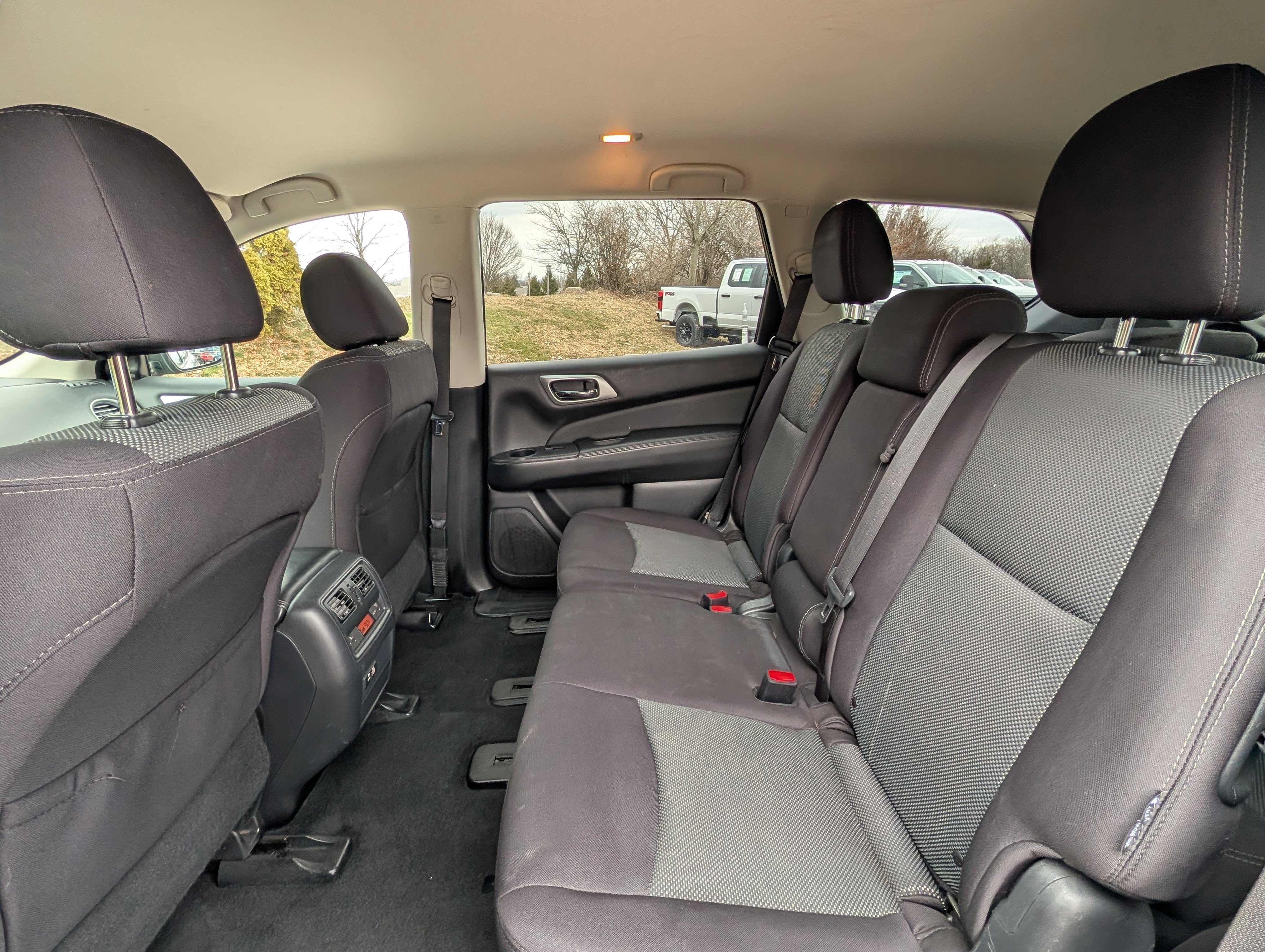 Used 2019 Nissan Pathfinder SV image 24