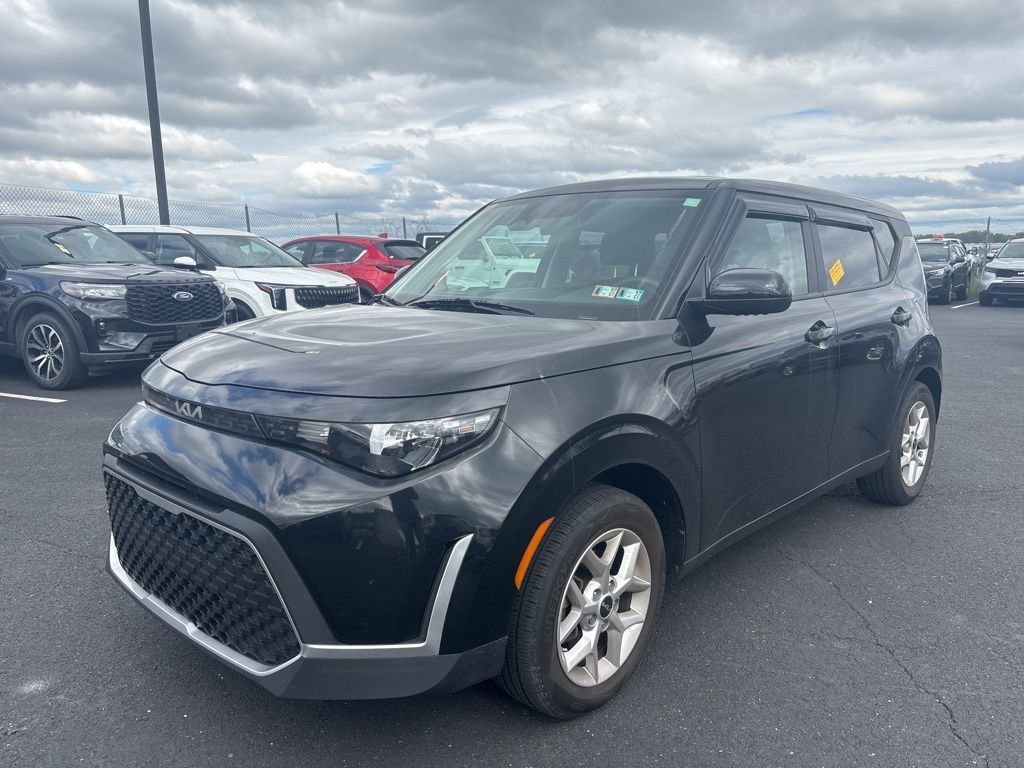 Used 2023 Kia Soul LX w/ LX Technology Package FWD image 7