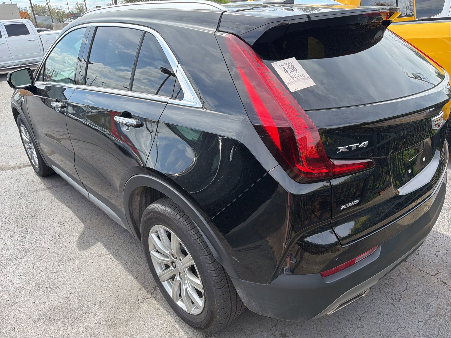 Used 2022 Cadillac XT4 Premium Luxury AWD/4WD image 3