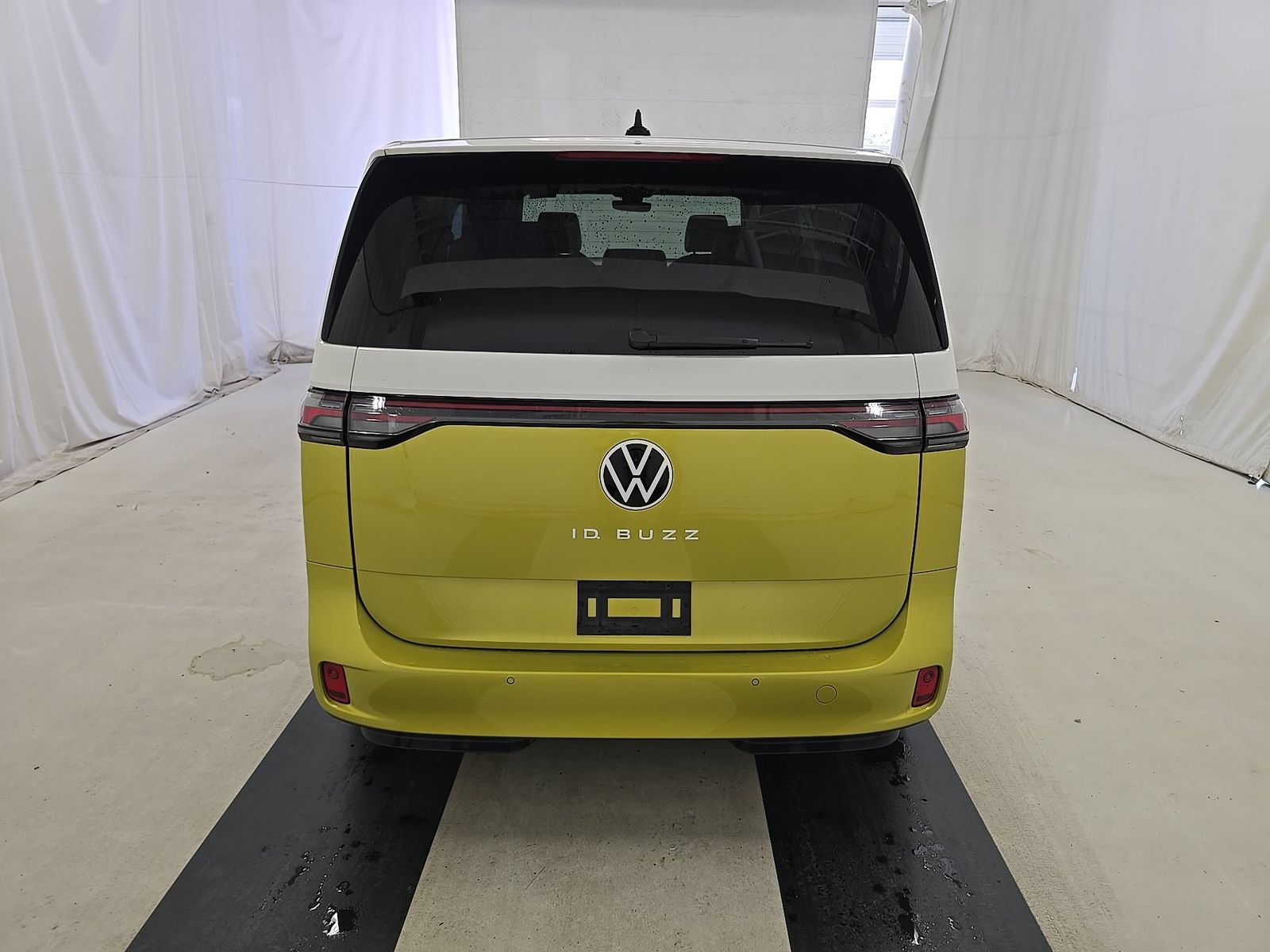 Used 2025 Volkswagen ID. Buzz Pro S Plus RWD image 15