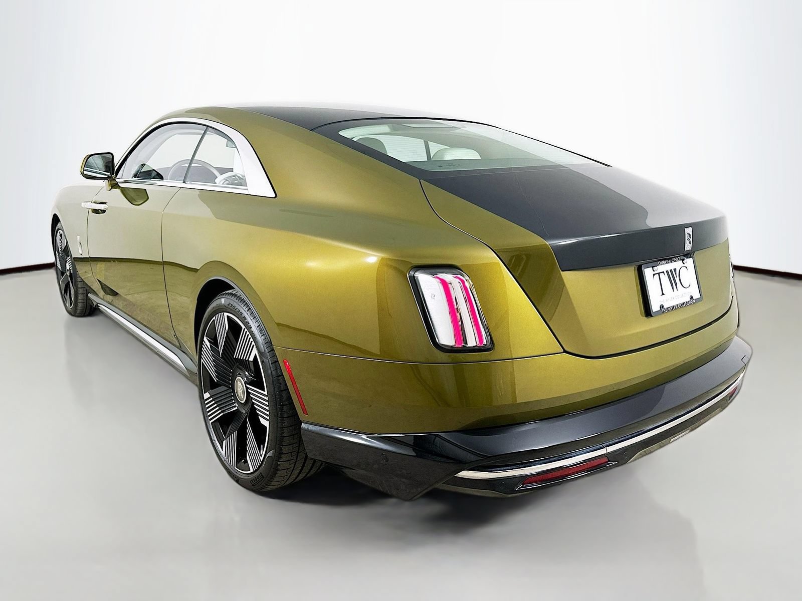 Used 2024 Rolls-Royce Spectre w/ Leather Finishing Pack AWD/4WD image 3