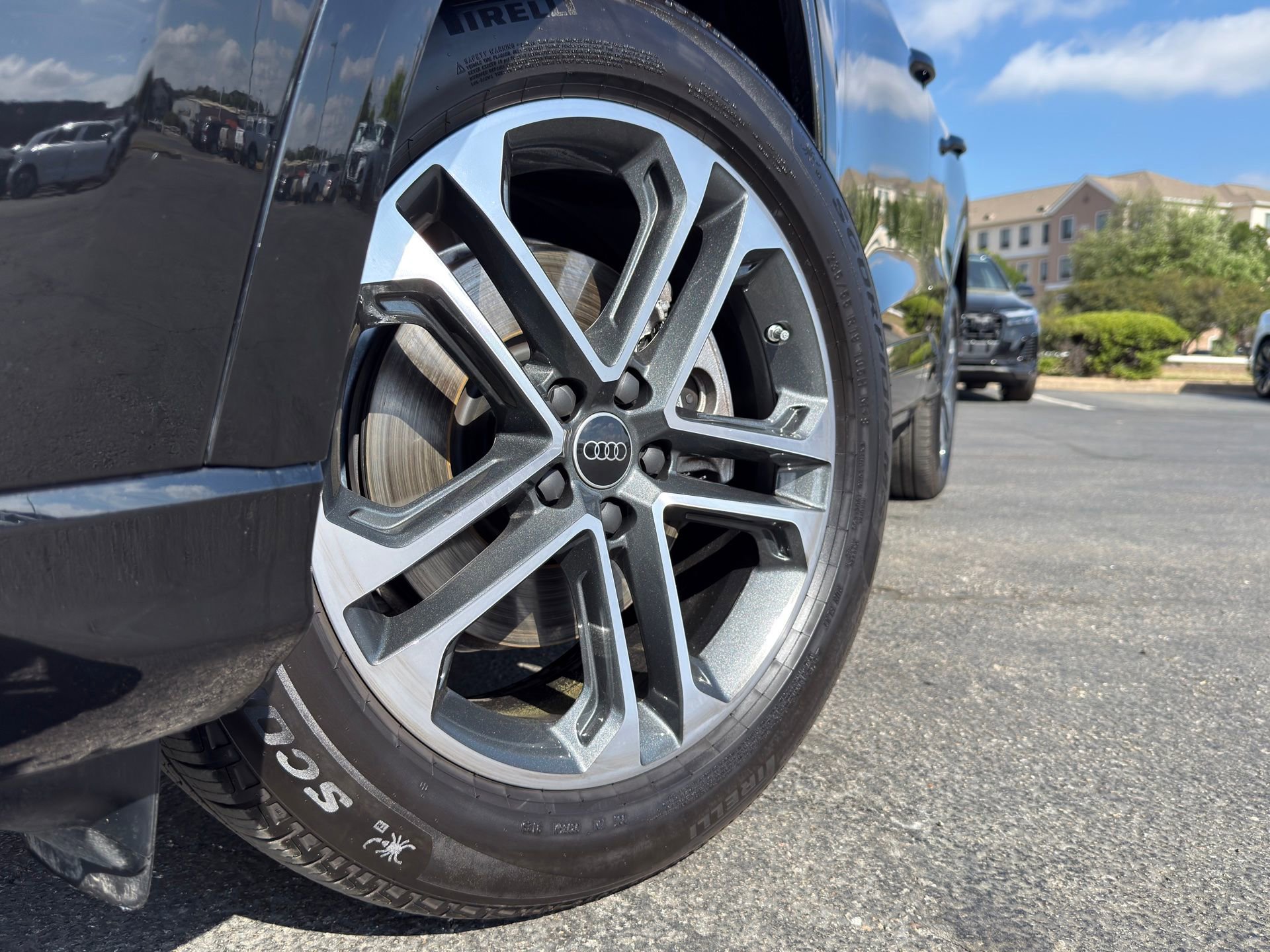 Certified 2025 Audi Q5 Premium w/ Convenience Package image 3